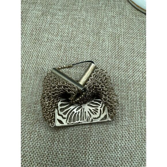 Kenneth Cole Chain Fashion Butterfly Bracelet Light Gold tone - Picture 5 of 6